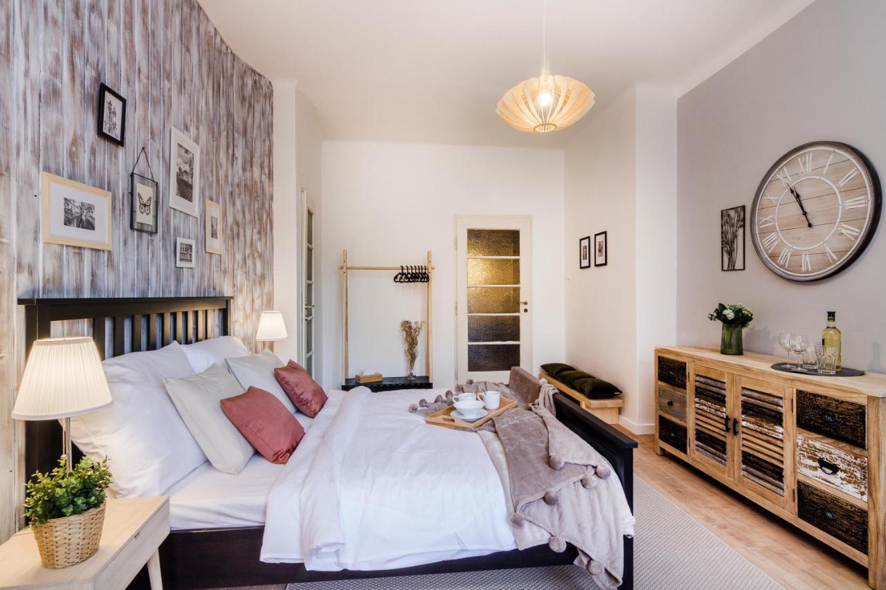 Apt In Prague Charles Bridge 1Km By Michal&Friends Exterior photo