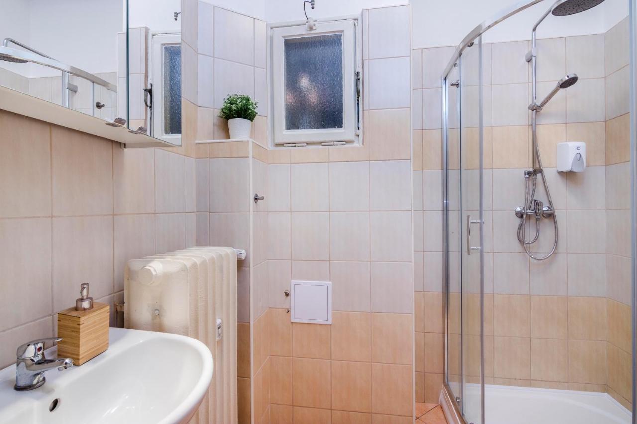 Apt In Prague Charles Bridge 1Km By Michal&Friends Exterior photo